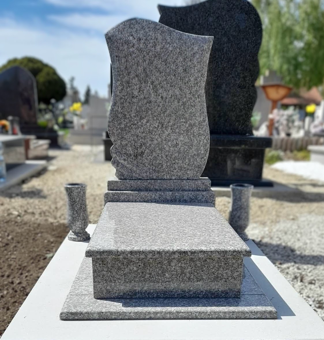 Gránit síremlék