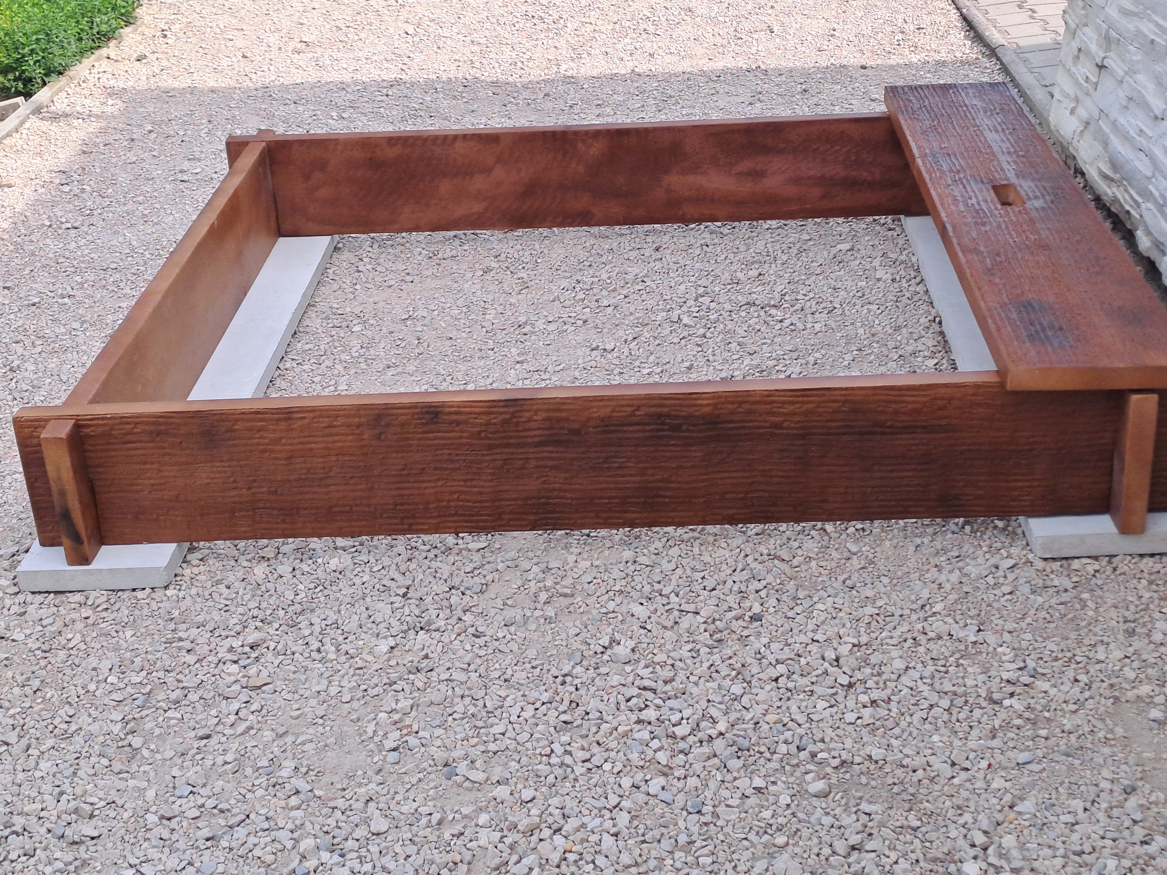 Faerezetes sír egyedi megrendelésre